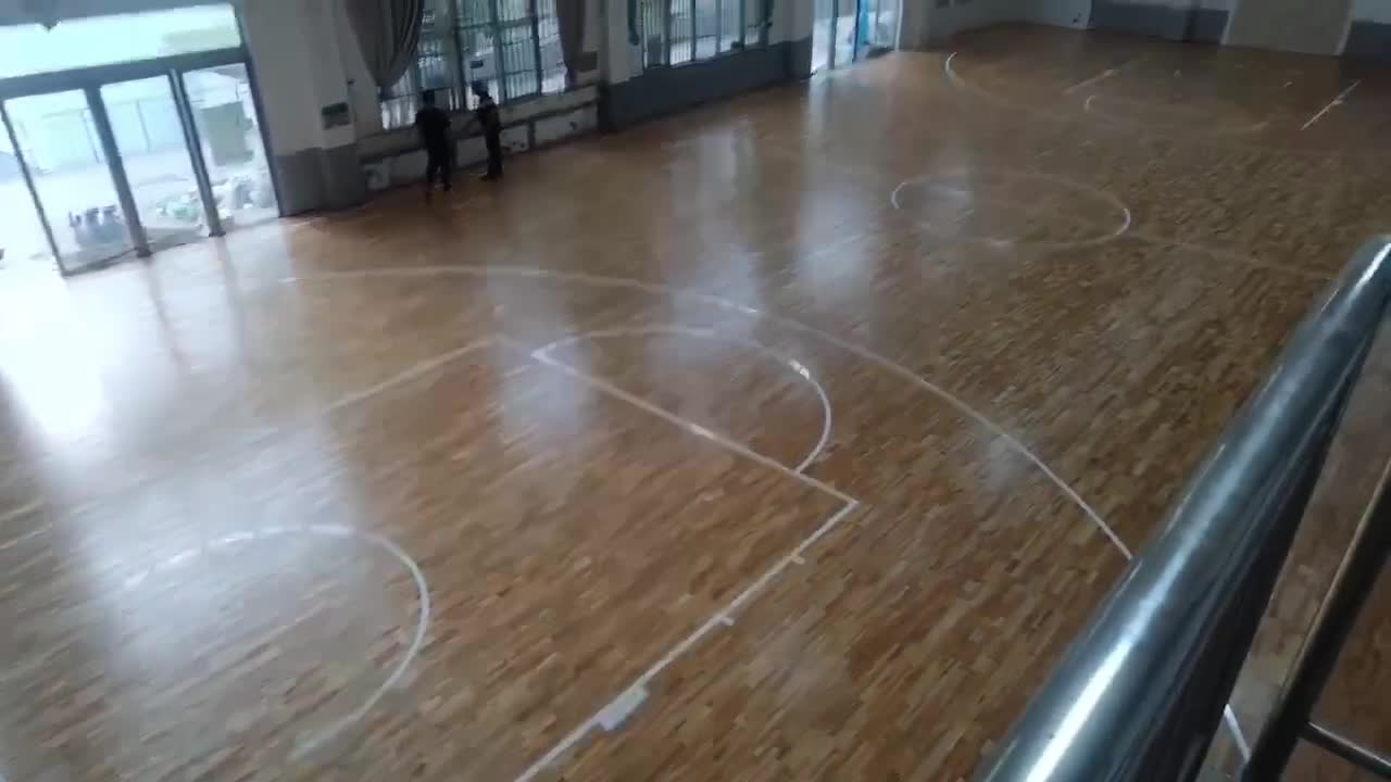 室内篮球场木地板