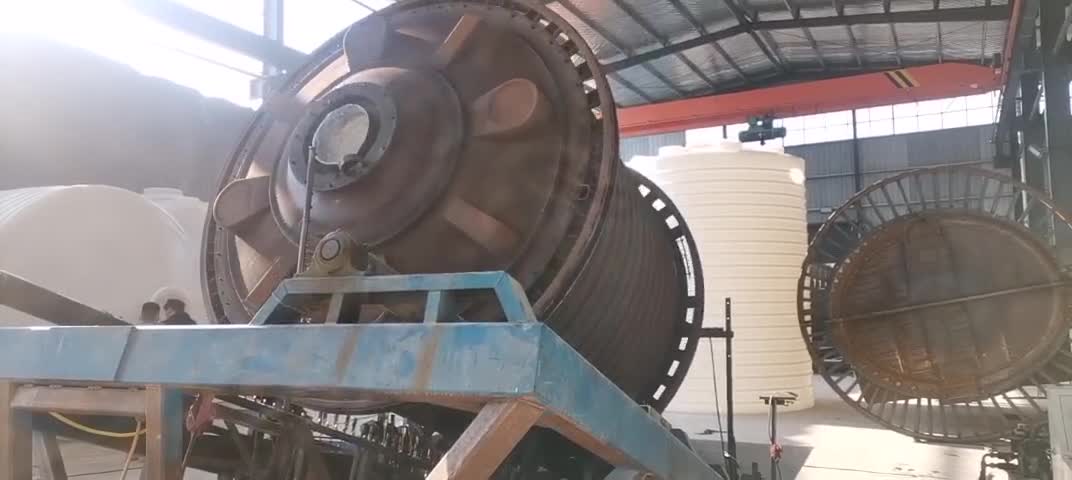 10吨PE防腐储罐厂家生产实拍视频
