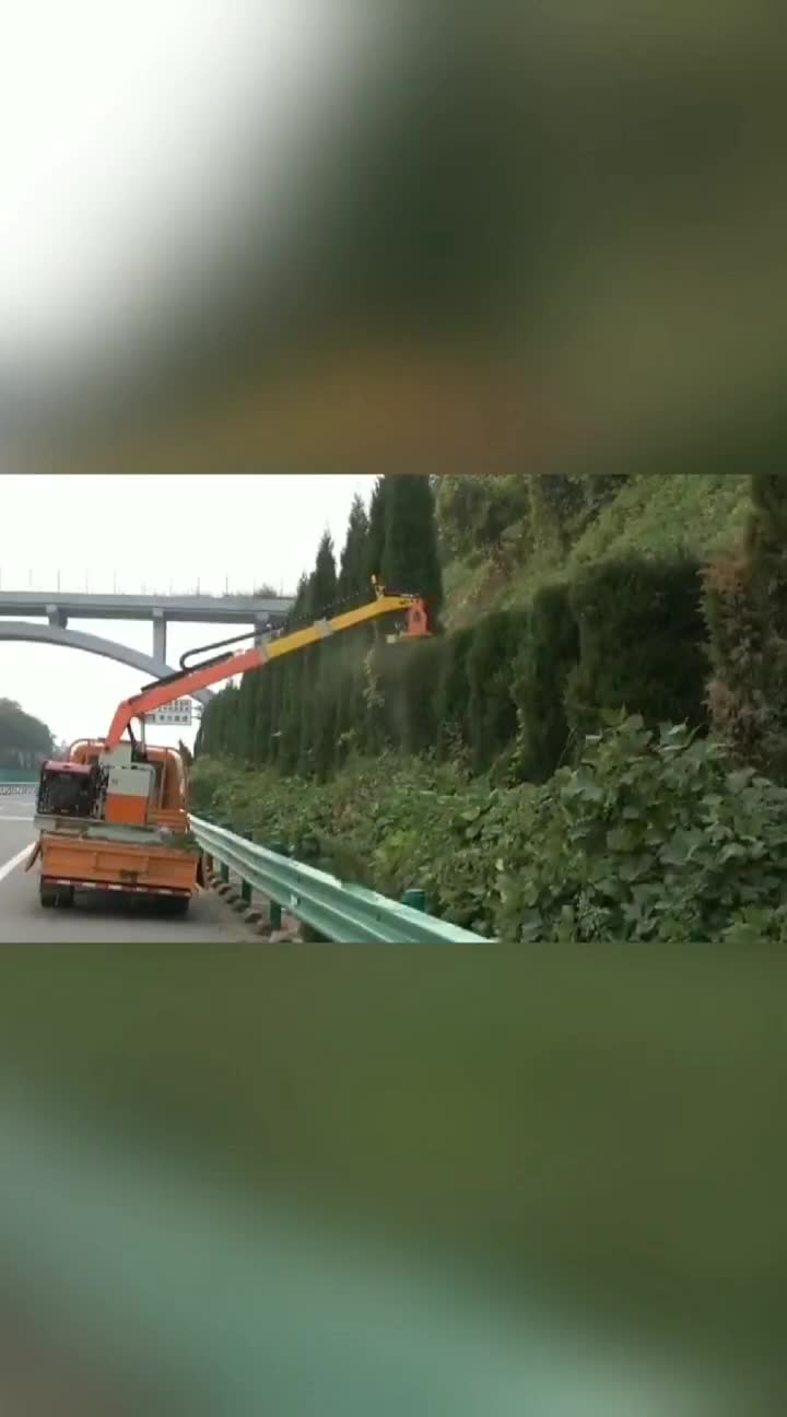 微挖绿篱修剪机高速公路隔离带绿化割草机