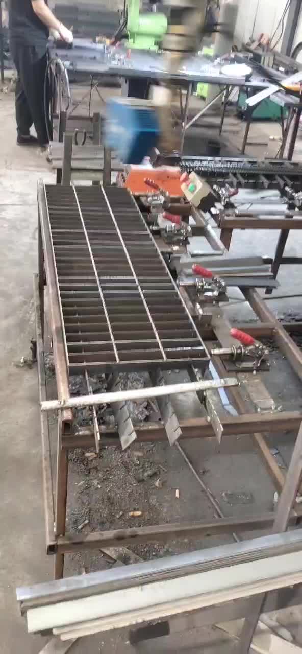 钢格板焊接视频