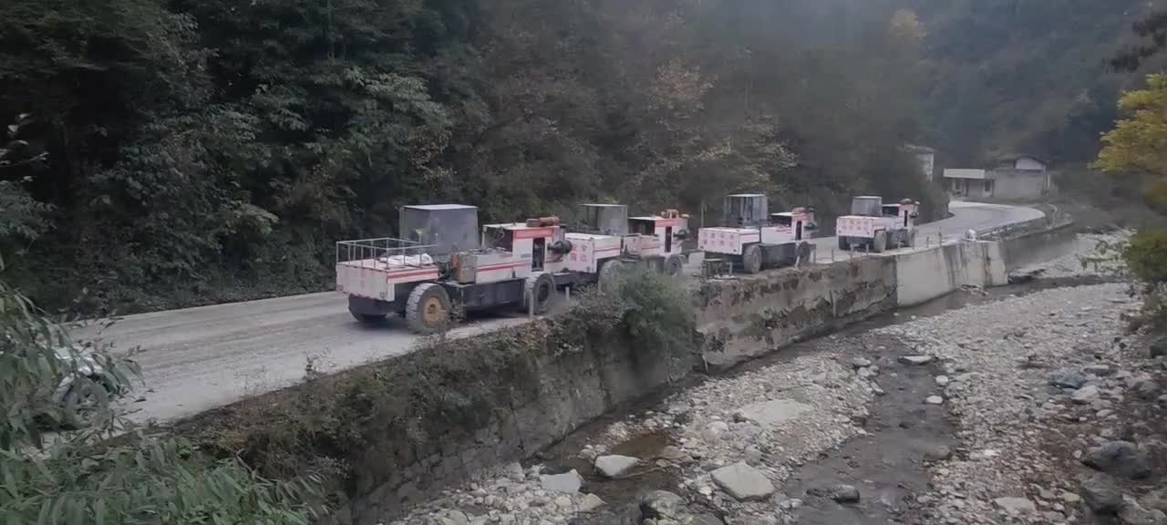 四川省旧水泥路面提升技术---共振碎石化