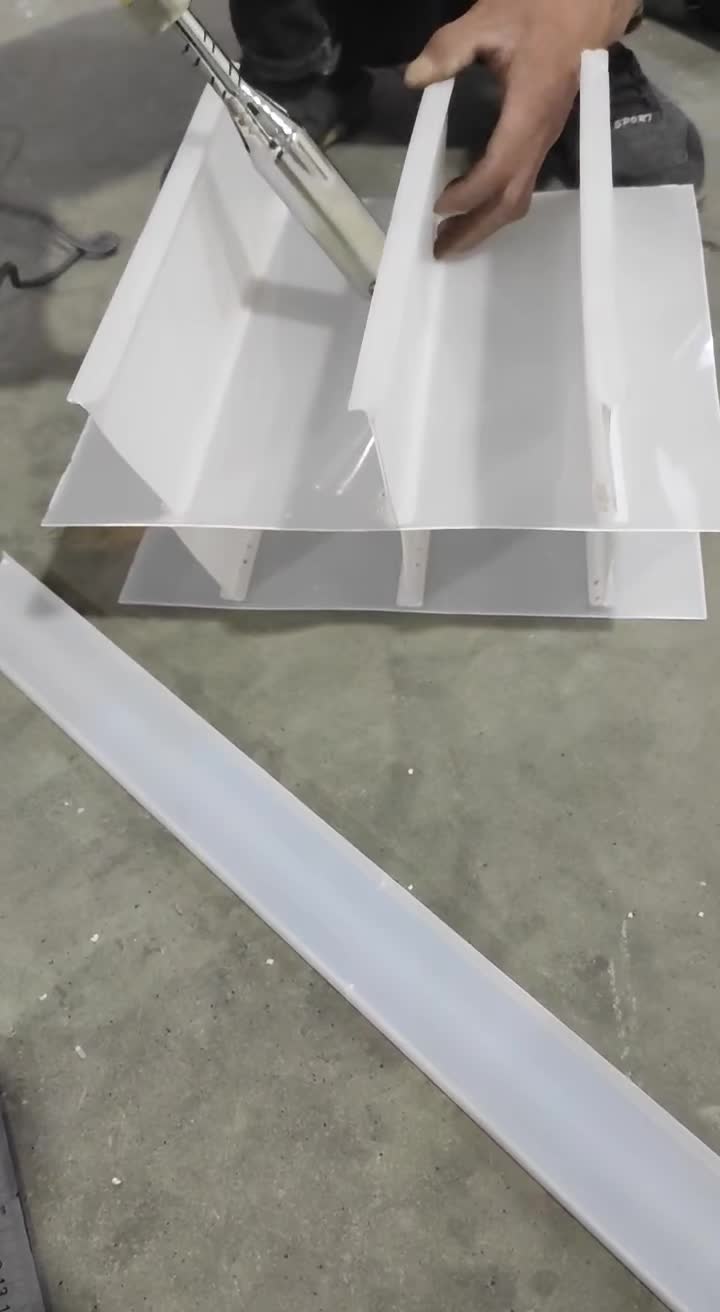 蜂窝斜板焊接视频pp材质