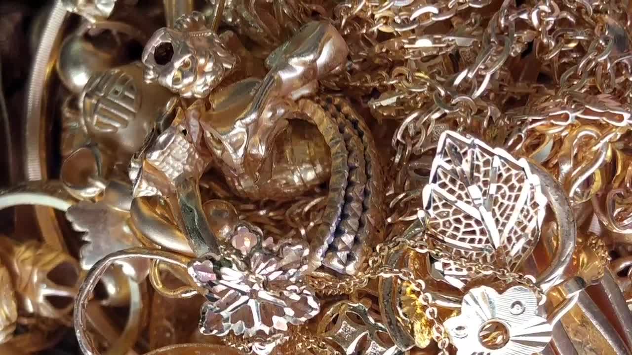 黄金项链回收手镯戒指黄金首饰回收