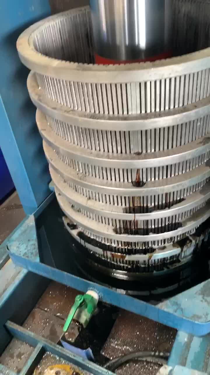 全自动压榨机工作视频油泥榨油机