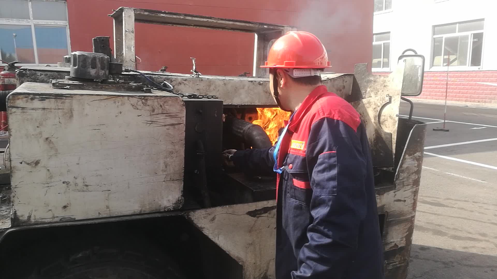 探火管式感温自启动灭火装置矿车实验视频