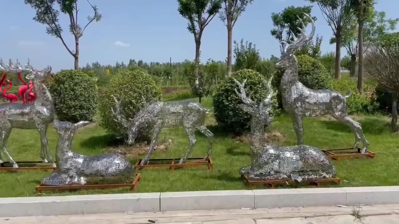 不锈钢镂空鹿雕塑加工厂家