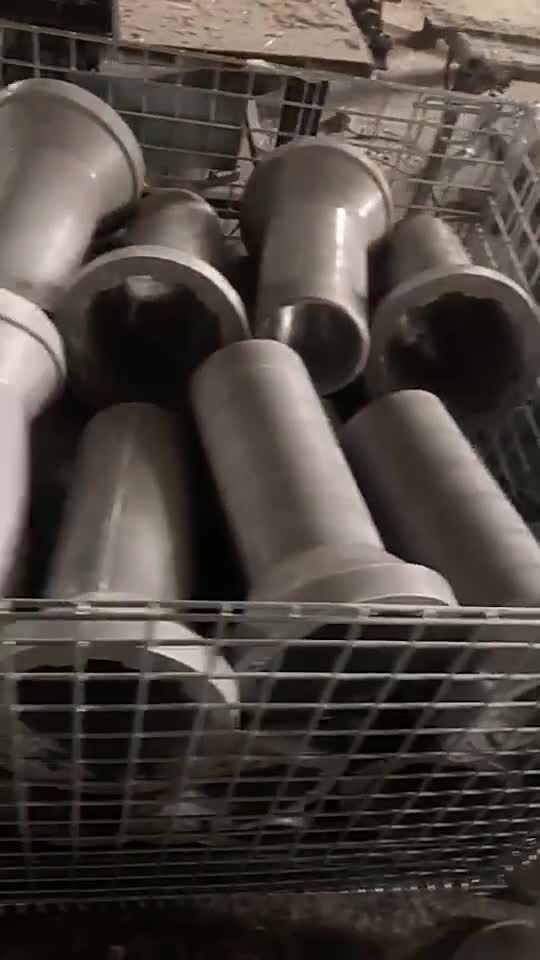 大量有铸铁泄水管排水管钢圈格栅篦子泄水管