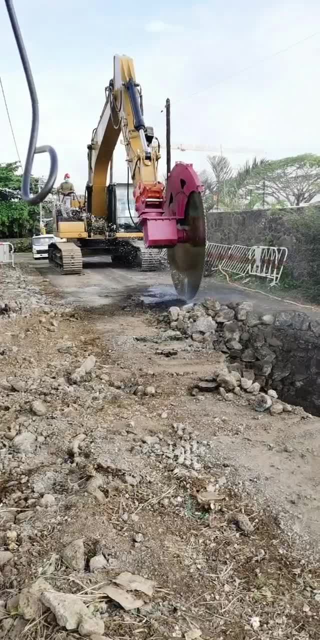 挖改岩石混凝土切割锯