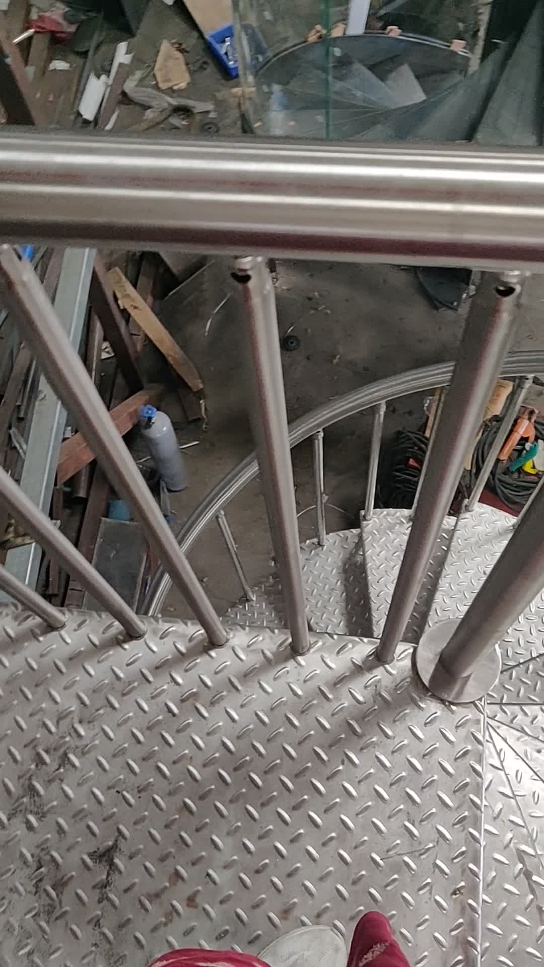 尚步梯业精心制作不锈钢旋转楼梯